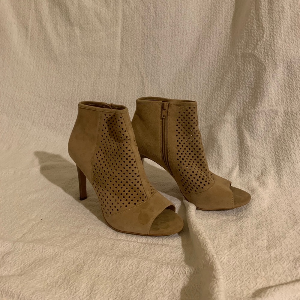 Audrey Brooke heel booties